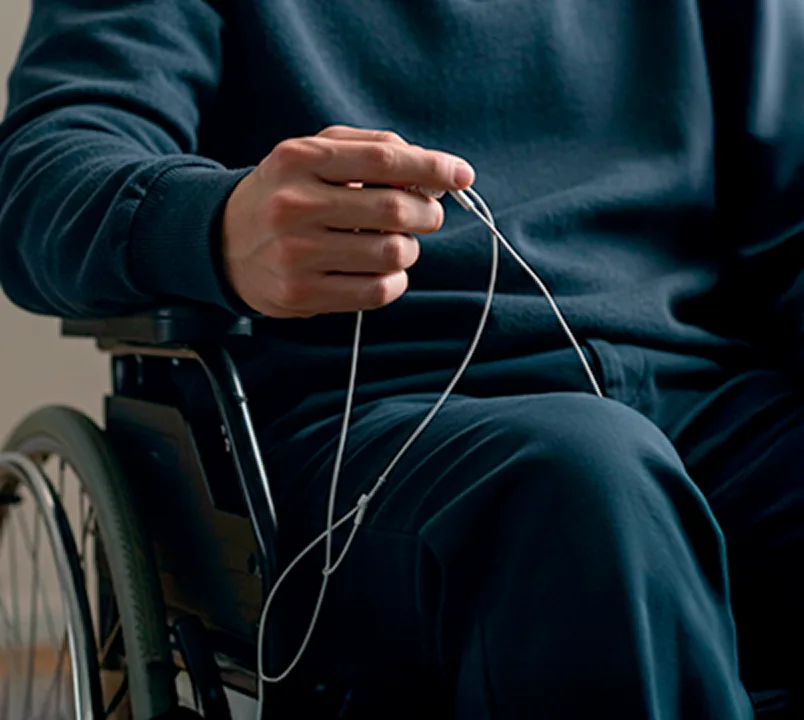 Listening to voice guidance through connected headphones